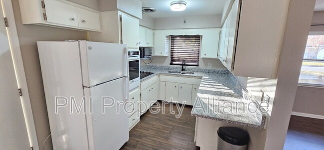 Building Photo - 5935 Antilla Dr