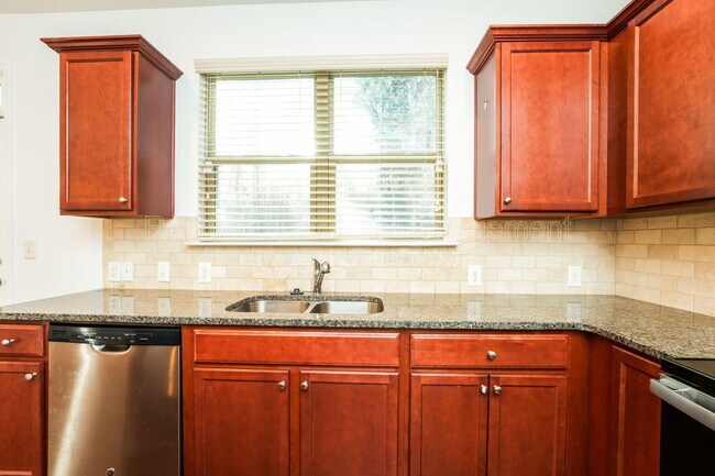 Building Photo - 3447 Desoto Rd