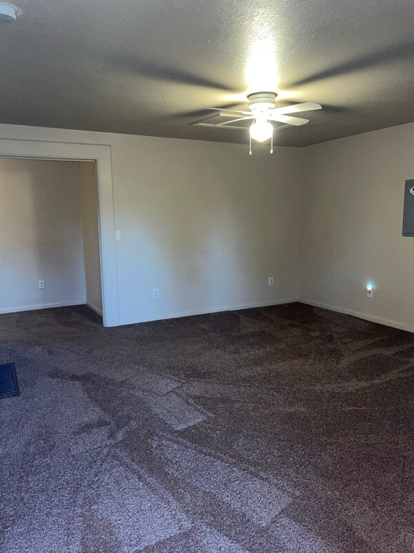 Building Photo - 101 S Comstock St