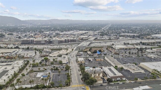 Building Photo - 231 E Burbank Blvd
