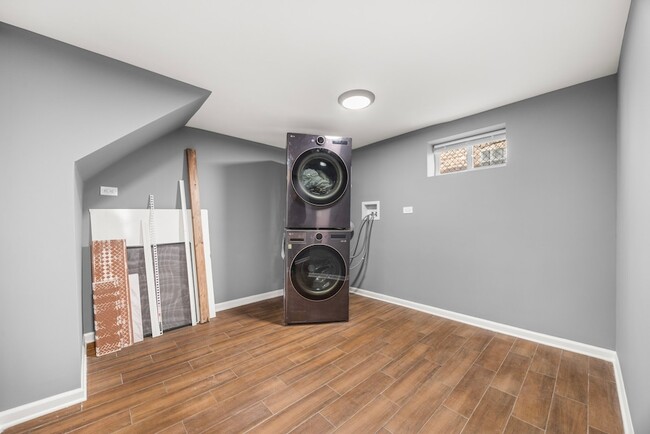 Building Photo - 9740 S Prairie Ave