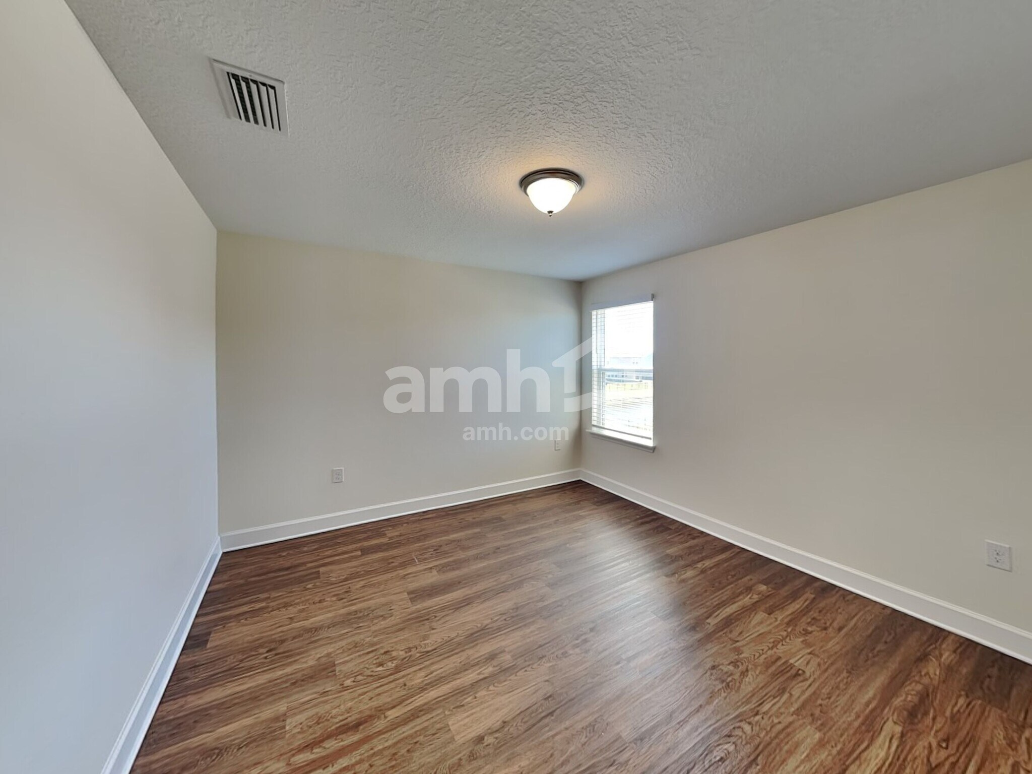Building Photo - 528 Pine Terrace Dr