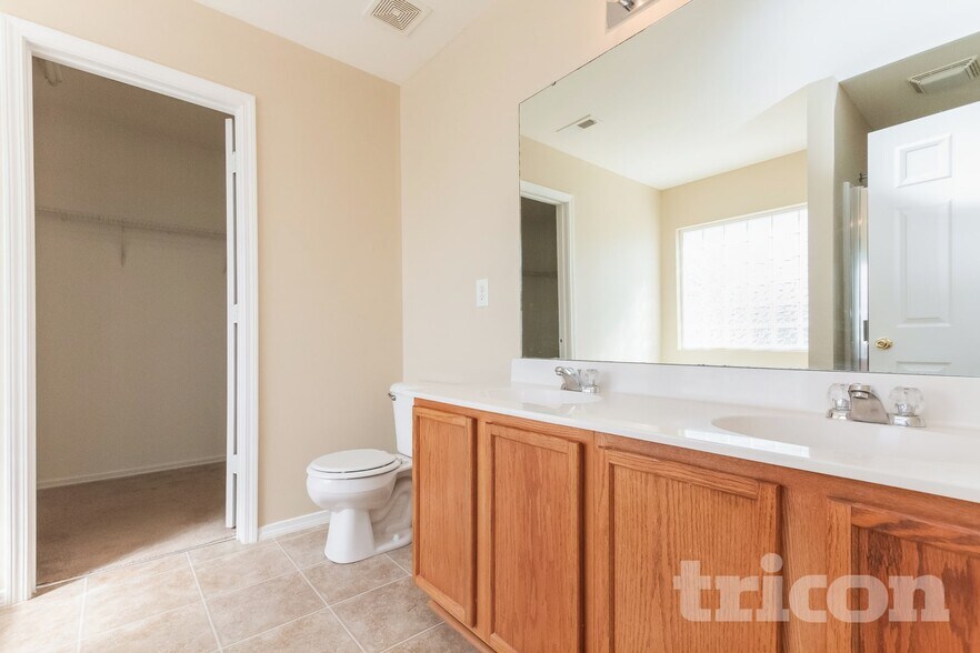 Building Photo - 9010 Corey Common Ave