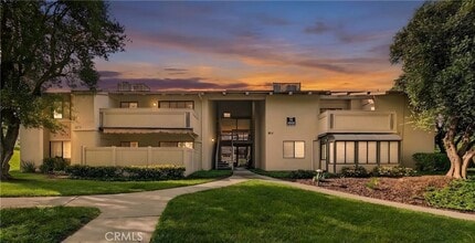 Building Photo - 13602 La Jolla Cir