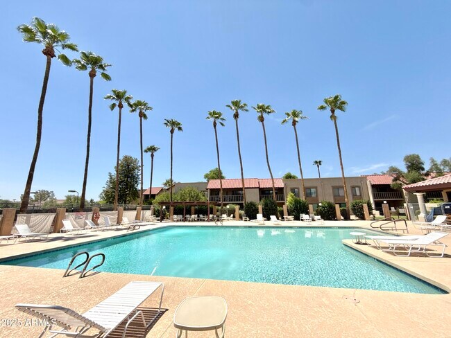 Building Photo - 8649 E Royal Palm Rd