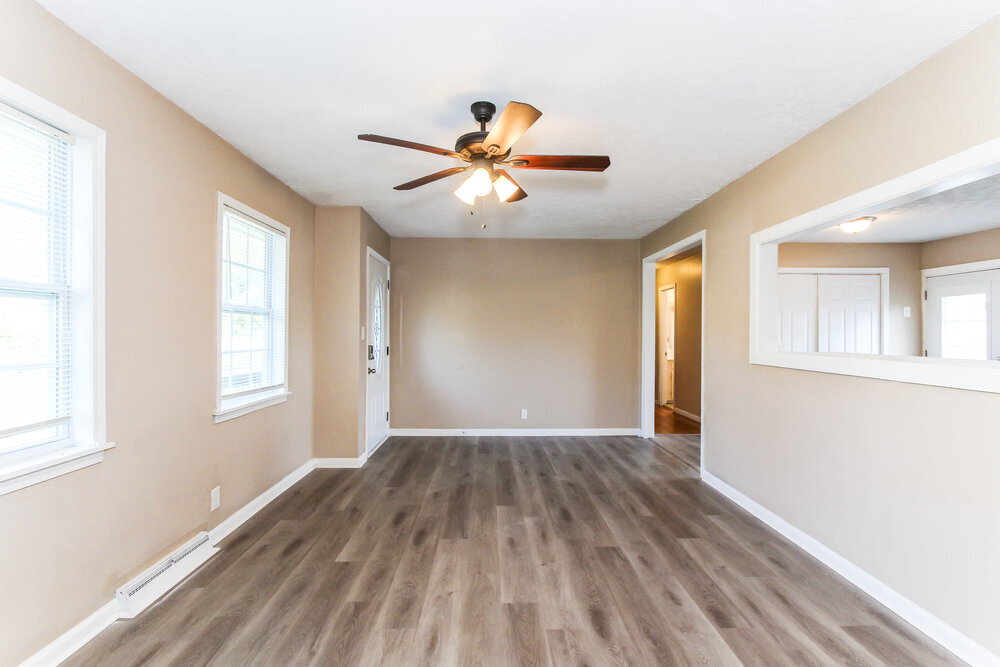 Building Photo - 913 5th Way