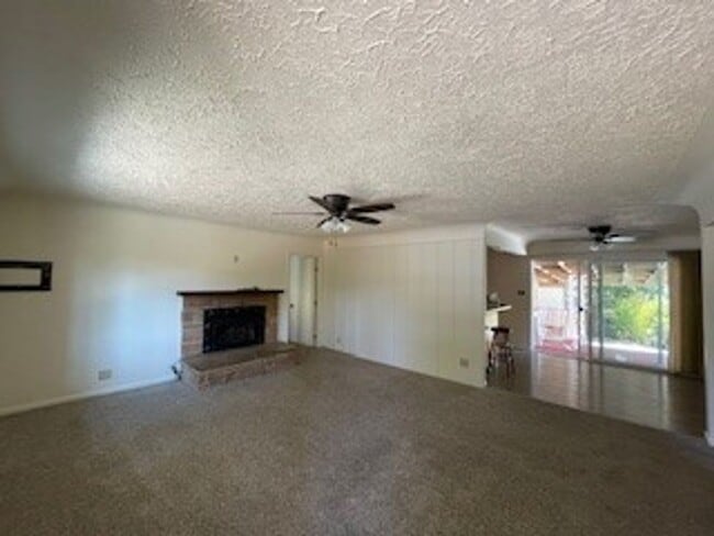 Building Photo - One of Kind 4 bedroom, 2 bath house with P...