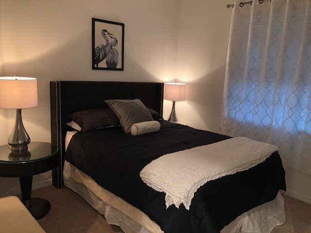 Bedroom 3 - Queen Bed - 43050 Greenway Blvd