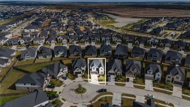 Building Photo - 31411 Weathered Cabin Ct