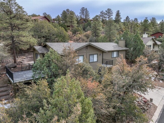 Building Photo - 3 bedroom, 2 bathroom home in Forest Hylands!