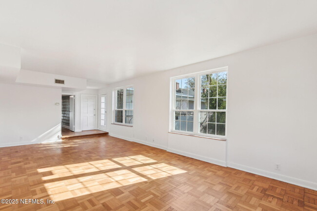 Building Photo - 1815 Largo Rd