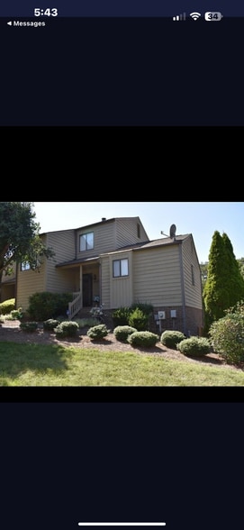 Primary Photo - 2425 Cypress Ct