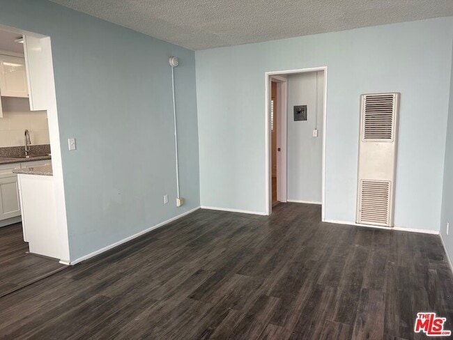 Building Photo - 2023 Reservoir St