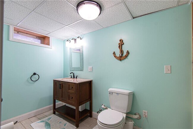 Building Photo - 25 Weeks St