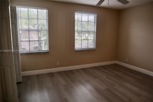 Building Photo - 8656 Southgate Shores Cir