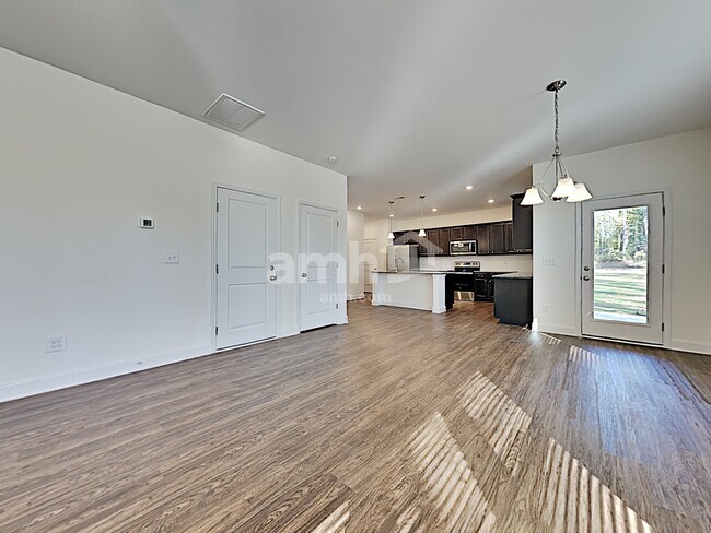 Building Photo - 3069 Day Flower Dr