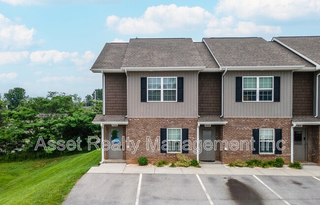 Building Photo - 926 Warrior Hill Dr