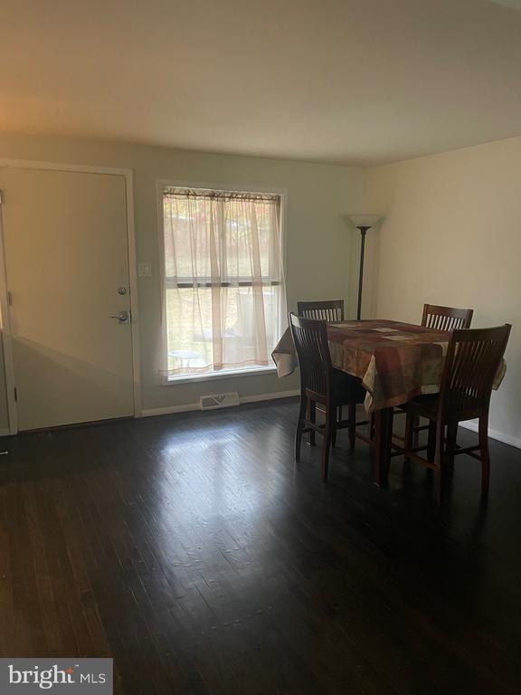 Building Photo - 54 War Trophy Ln