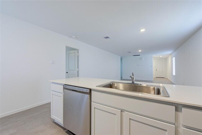 Building Photo - 640 Magnolia Creek Dr