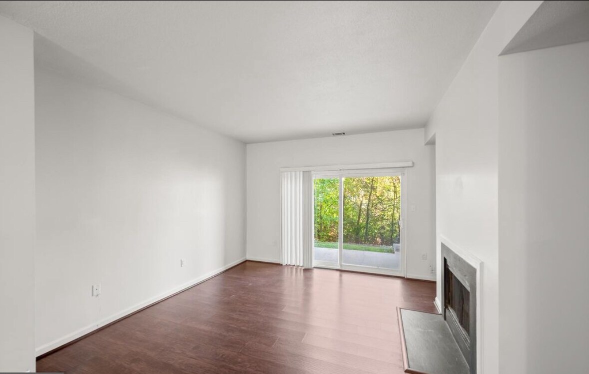 Building Photo - 18120 Windsor Hill Dr