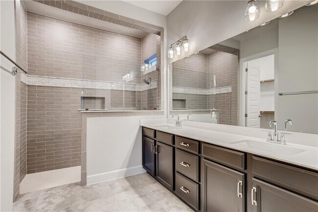 Building Photo - 7112 Poulain Dr