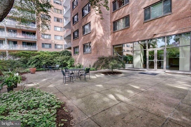 Building Photo - 4201 Cathedral Ave NW