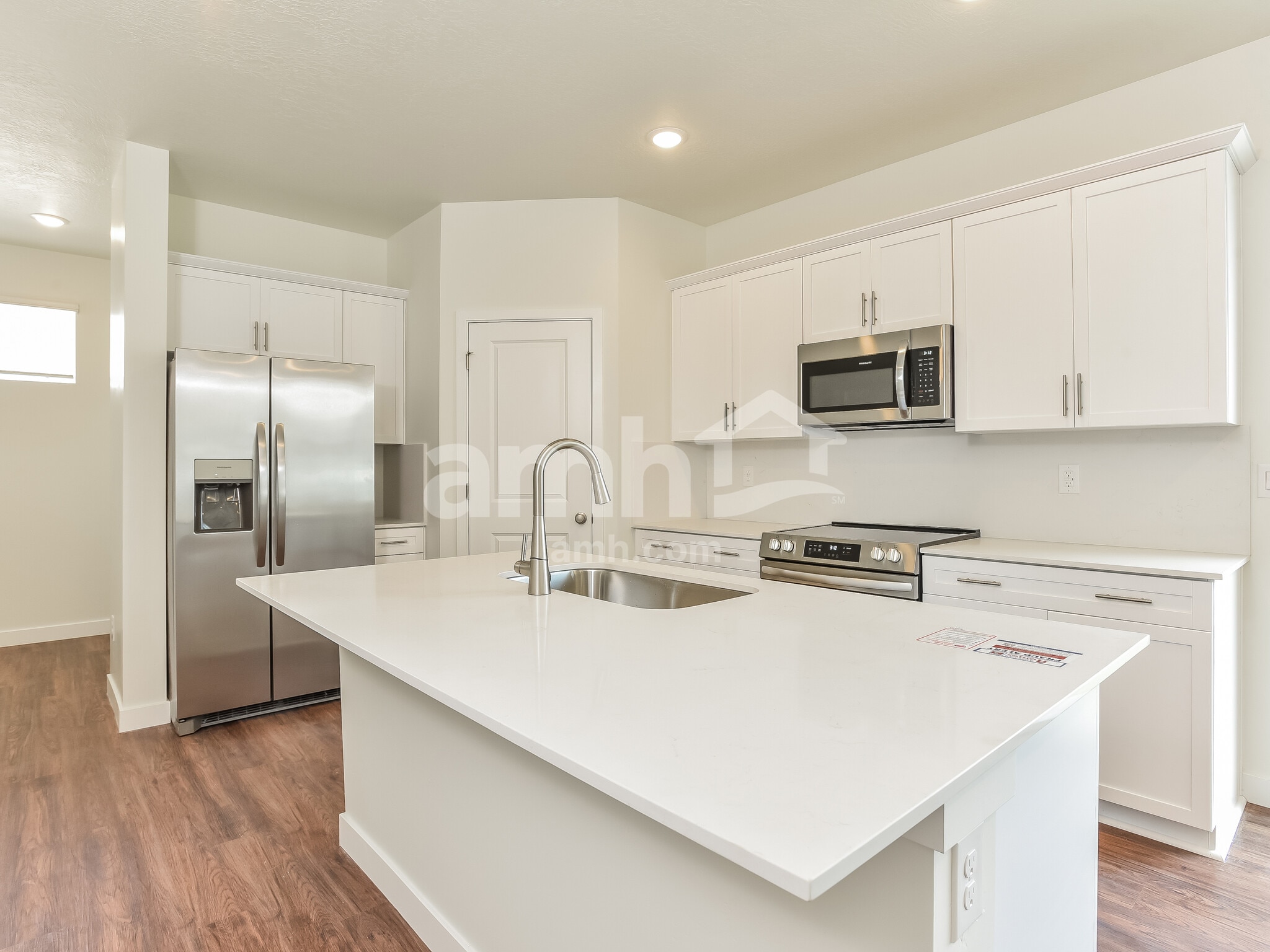 Building Photo - 8931 Royal Ln