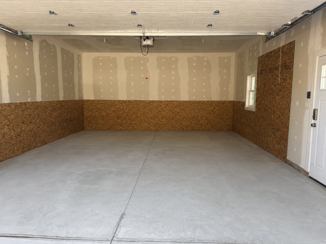 Building Photo - Fully Updated 3 Bedroom - 1 bathroom home - $3,000