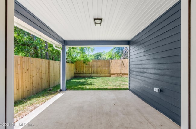 Building Photo - A beautiful 4 bedroom, 2 bathroom property...