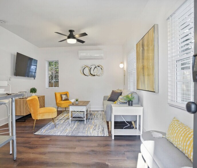 Building Photo - 975 Shadowridge Dr SE