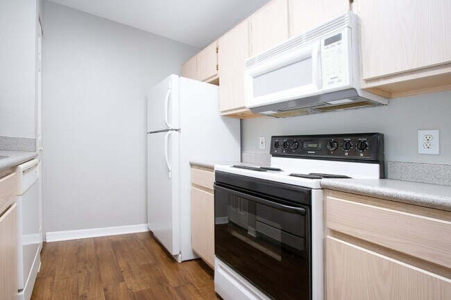 Building Photo - 2 Bedroom Condo in Lakewood Ranch