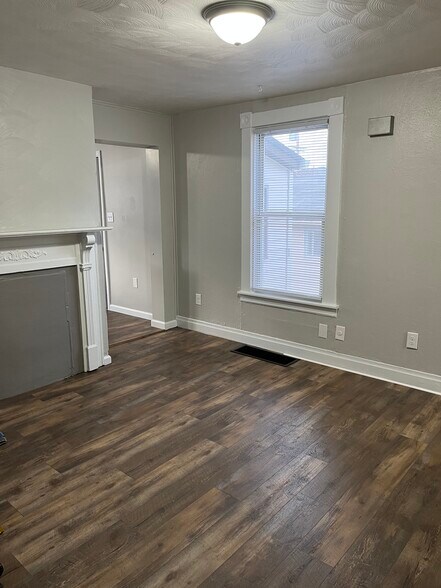 Building Photo - 1709 Cherry Way