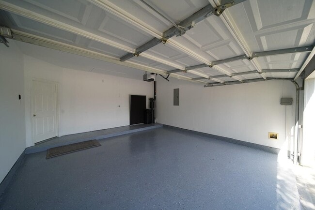 Building Photo - 6715 Village Bridge Dr