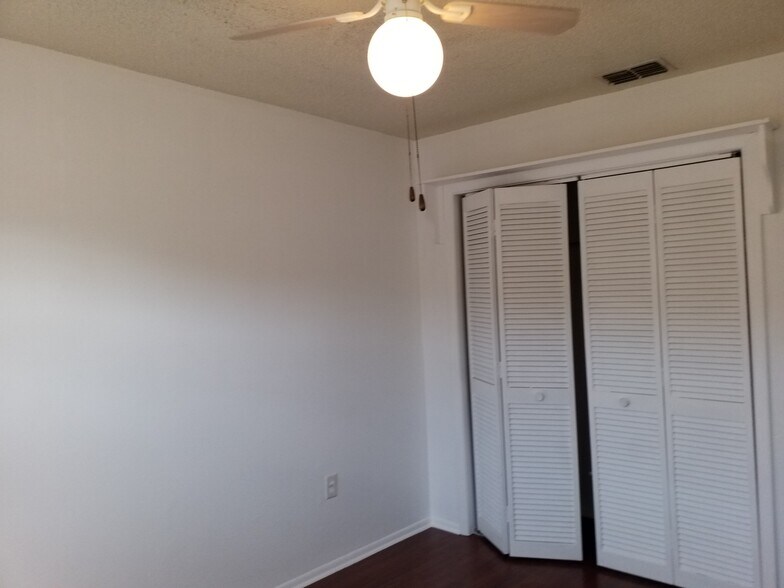 Building Photo - 6153 Sapphire Dr