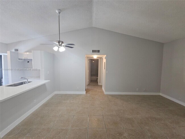 Building Photo - 713 Gardens Dr