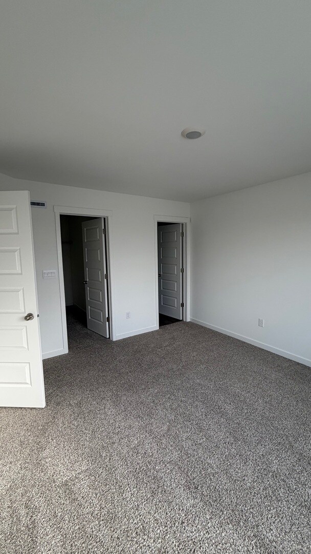 Building Photo - 2637 Santa Fe Drive