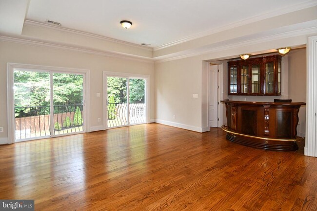 Building Photo - 7104 Old Dominion Dr