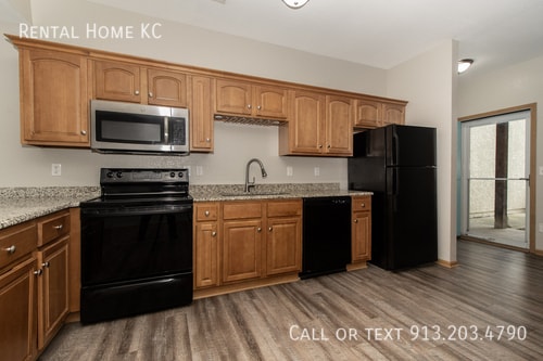 Building Photo - 830 S Woodson Ct