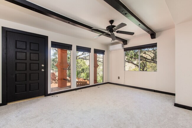 Building Photo - 7846 Lilac Ln