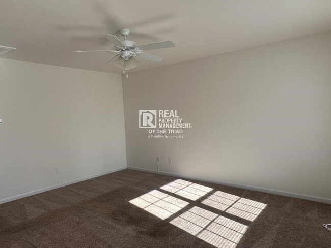 Building Photo - *Move in Special* - Newer Construction 4 B...