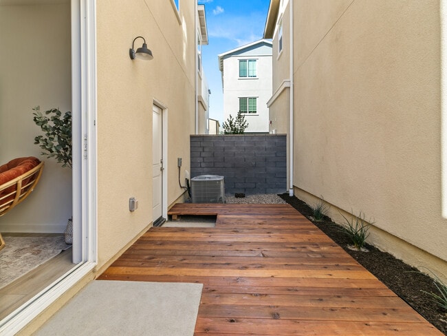 Building Photo - 1191 Grassland Rd