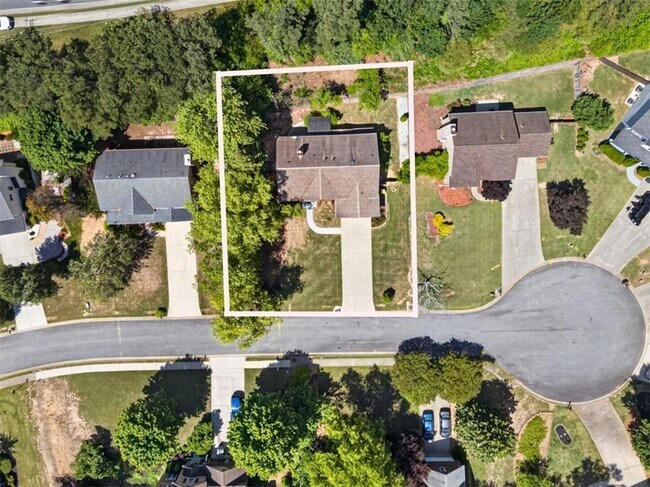Building Photo - 2885 Stonehenge Ct