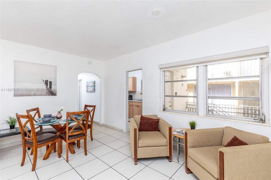 Primary Photo - 1982 Marseille Dr