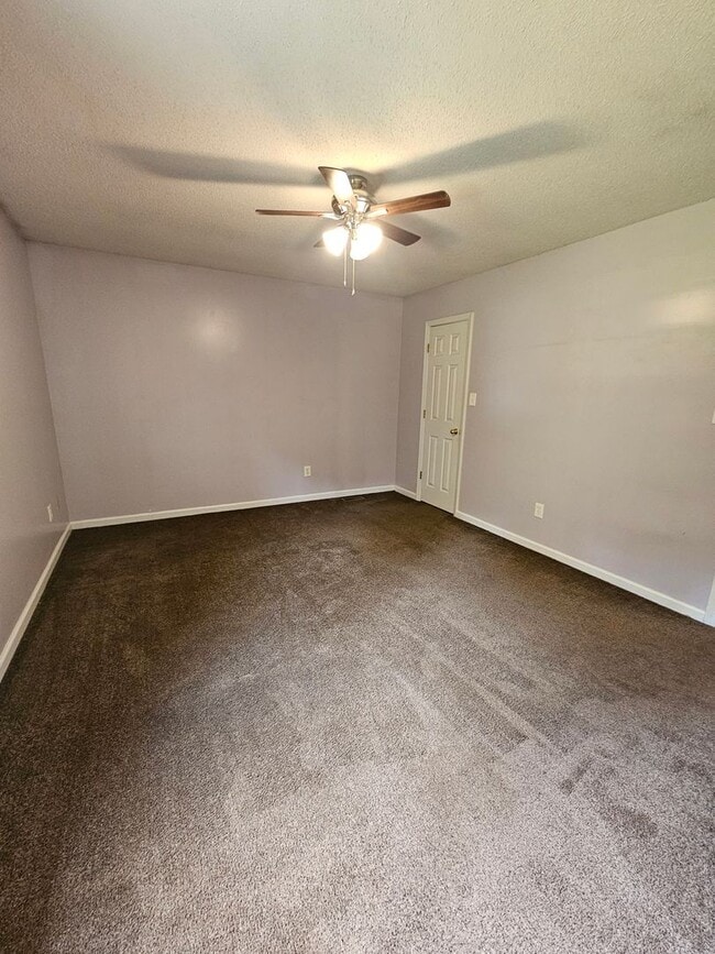 Building Photo - 3 Bedroom Jacksonville Home for Rent