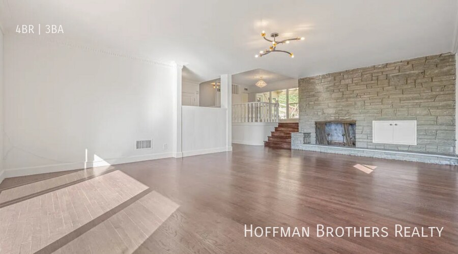 Building Photo - 1222 Daniels Dr