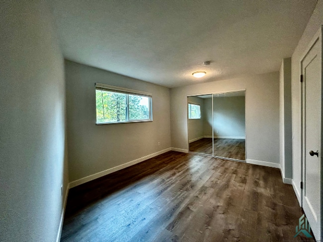 Building Photo - Southeast Bridgeway Avenue