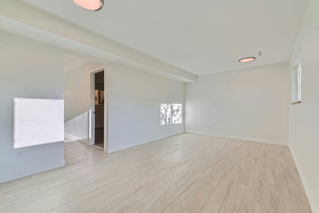 Building Photo - 1430 Lashley St