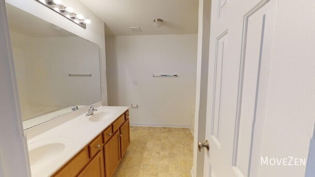 Building Photo - 2916 Hayward Ct
