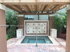 Building Photo - 1919 Van Buren St