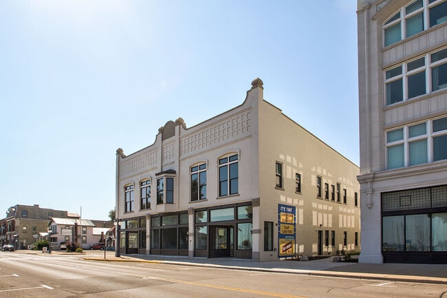 Building Photo - Lloyd House II